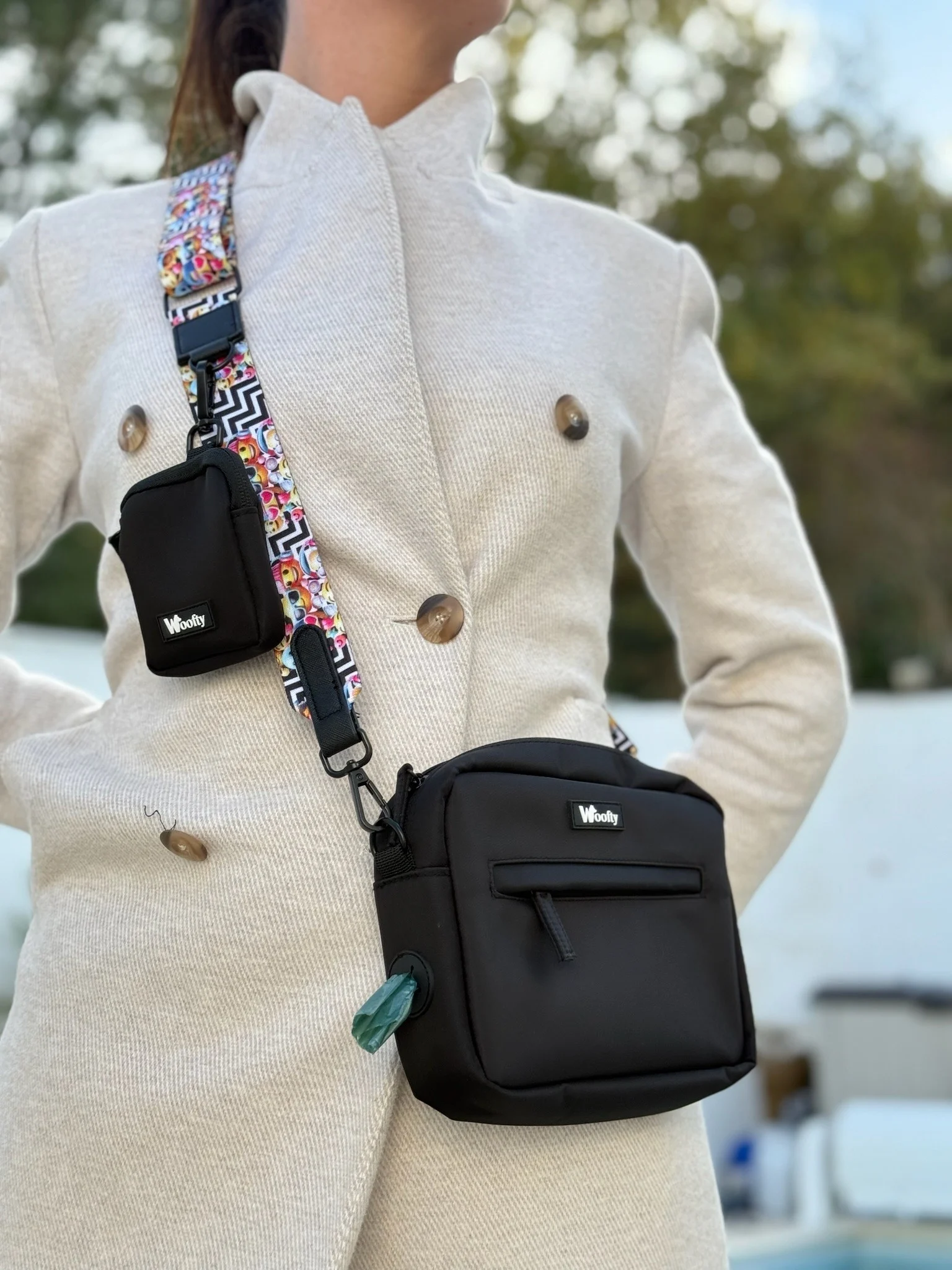 woofty bandouliere sacoche laniere smiley chevron cover