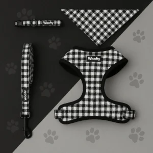Harnais chien Woofty vichy noir/blanc, léger, respirant, ergonomique, réglable, anneau métal noir.