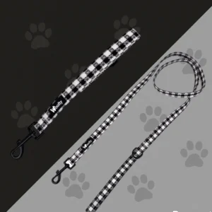Laisse chien Woofty vichy noir/blanc, poignée confortable, mousqueton métal 360°.