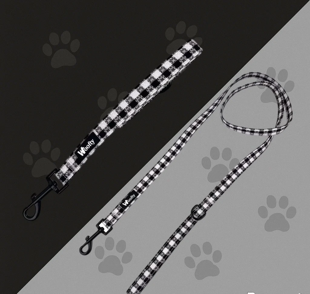 Laisse chien Woofty vichy noir/blanc, poignée confortable, mousqueton métal 360°.