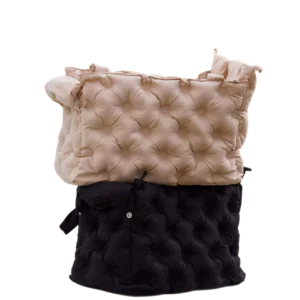 sac de transport pour chien chic noir et beige. Design capitonné élégant, confort et style premium signés woofty